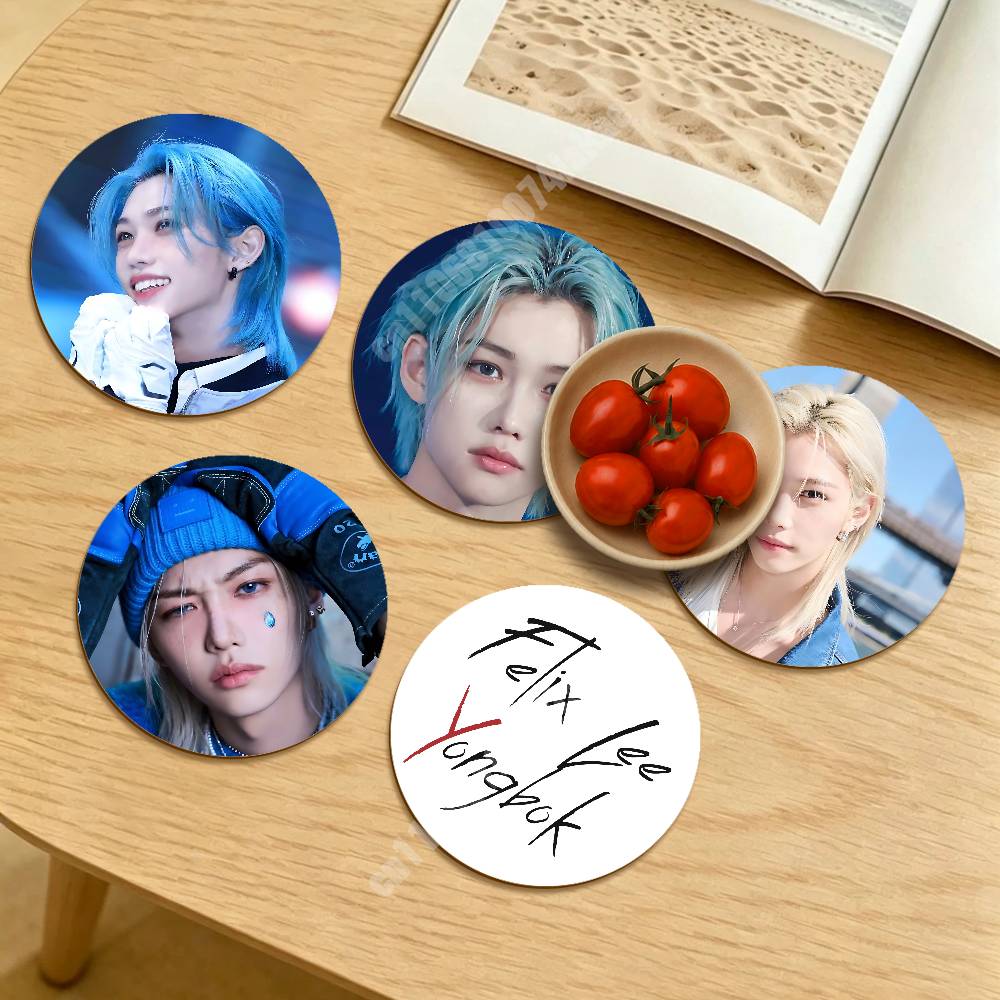 Desk Setup Cozy - F-Felix L-Lee Yong Bok Kpop แผ่นรองแก้วทรงกลมสำหรับวางแก้วเครื่องดื่ม